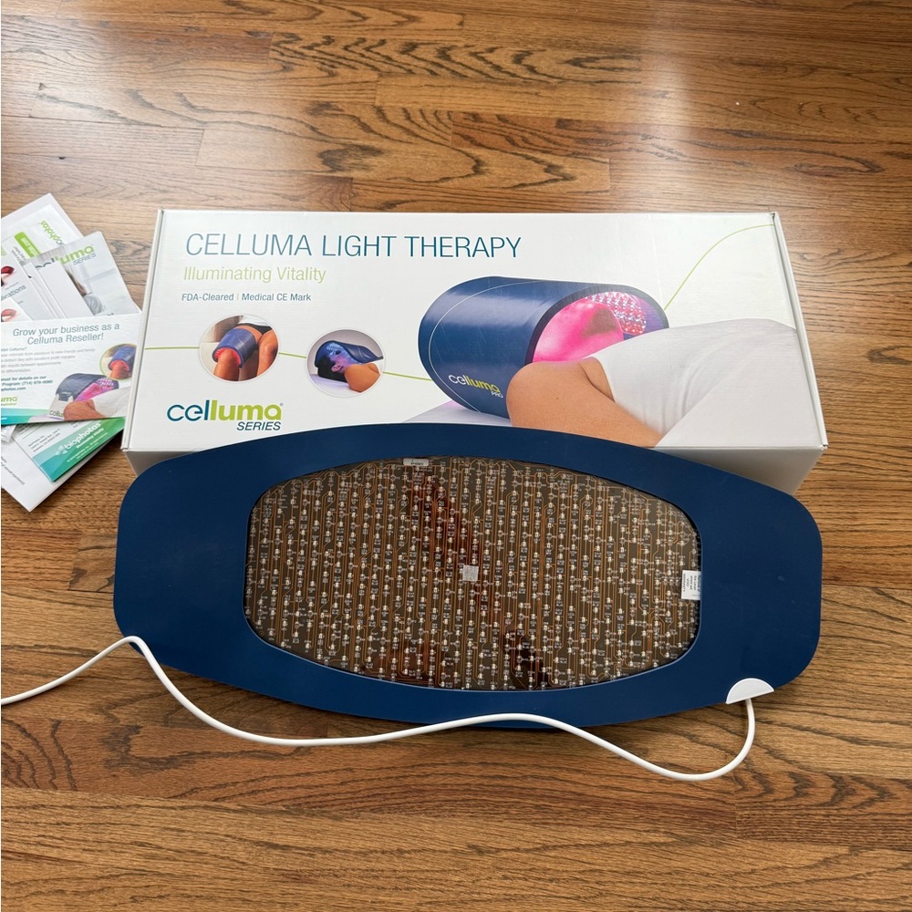 Celluma Pro LED Light Therapy Device - Picture 9 of 9